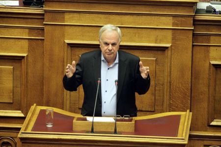 Διφορούμενες δηλώσεις Αποστόλου για επιστροφή αγροτικών ενισχύσεων
