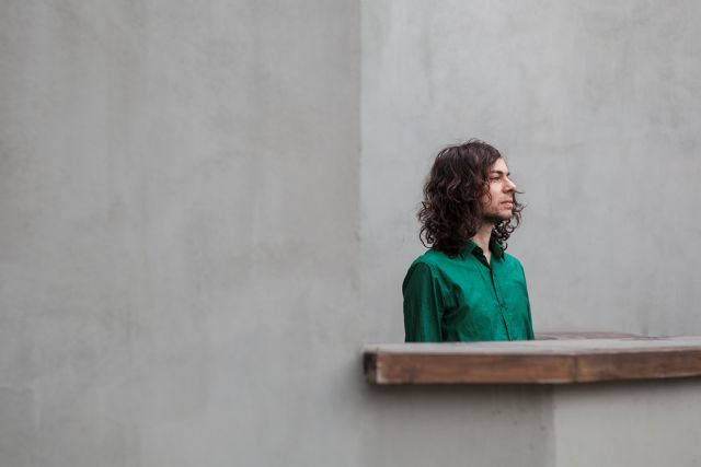 Λευτέρης Μουμτζής: «Ευτυχία είναι μια χειρονομία, μια οσμή, ένας ήχος»