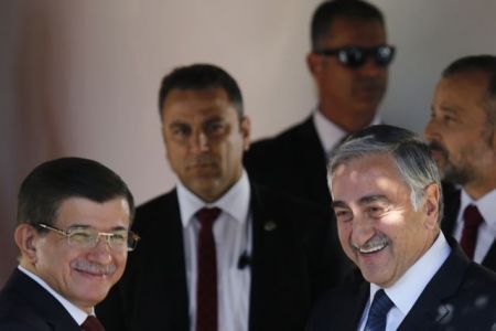 Νταβούτογλου: Ζητά να δοθούν χαρτιά της κατεχόμενης Κύπρου σε 26.500 εποίκους