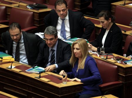 ΠΑΣΟΚ: Τραγική η προσπάθεια ΝΔ-ΣΥΡΙΖΑ να μη βγει η αλήθεια για την περίοδο 2004-09