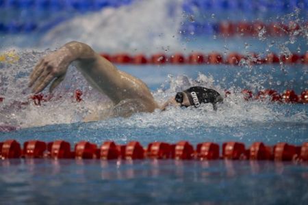 Στον τελικό των 100μ. πεταλούδα με πανελλήνιο ρεκόρ ο Βαζαίος