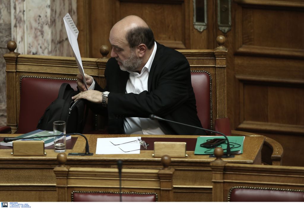 Αλξιάδης-Κατρούγκαλος: Λύση για τις εισφορές ελεύθερων επαγγελματιών