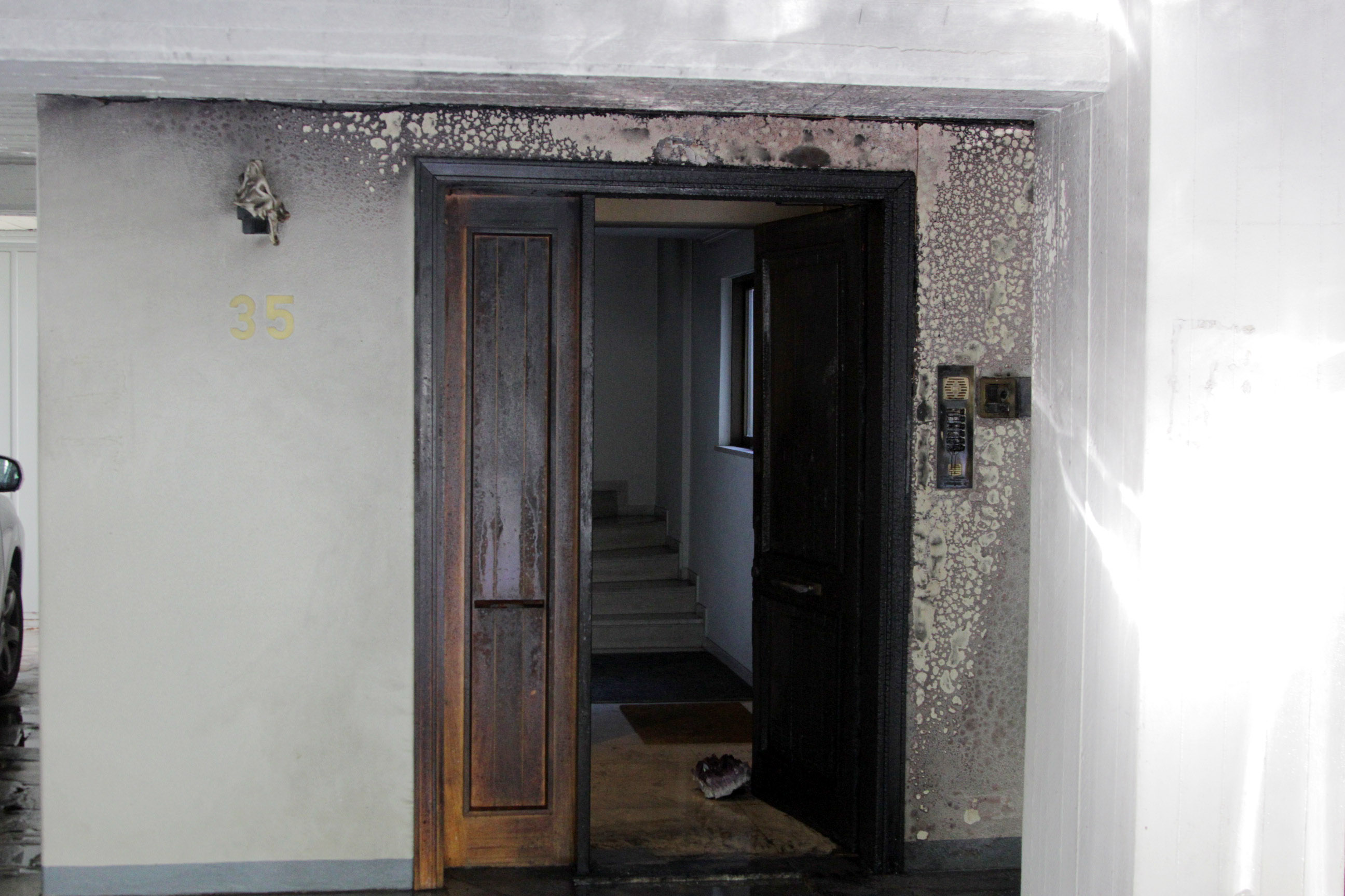 Στο πλαίσιο του «Μαύρου Δεκέμβρη» τα γκαζάκια στο σπίτι του Κ.Λαλιώτη