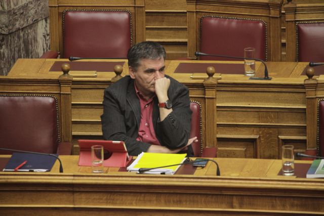Βουλή: Ψηφίστηκε με 153 ψήφους ο προϋπολογισμός του 2016 | tovima.gr
