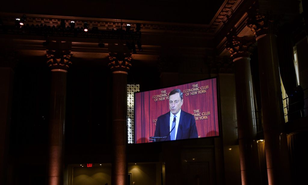 Ντράγκι:Προϋπόθεση για παραγωγικές επνεδύσεις η λύση για κόκκινα δάνεια