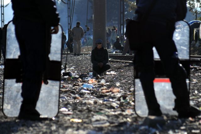 Συνεχίζεται το αδιέξοδο στην Ειδομένη, αρνούνται να φύγουν οι μετανάστες