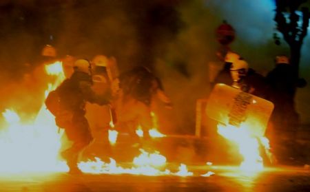 Το Ποτάμι καλεί την κυβέρνηση να απαντήσει για τα επεισόδια στα Εξάρχεια