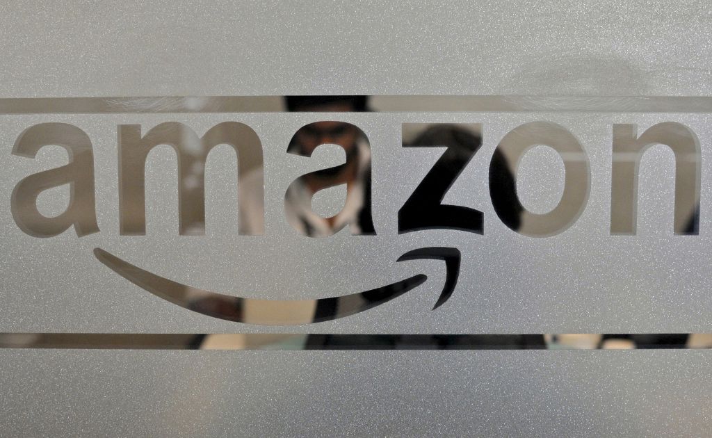 Guardian: Επικίνδυνα όπλα πωλούνται το βρετανικό Amazon