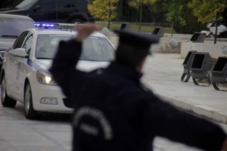 Αγοράκι δύο ετών τραυματίστηκε θανάσιμα από φορτηγό