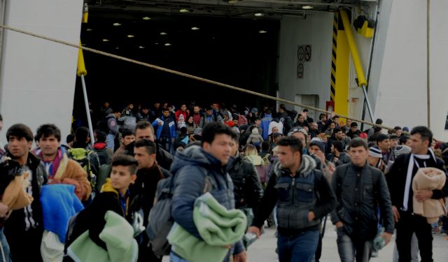 Οι πρόσφυγες έφεραν ύστερα από χρόνια κερδοφορία στην ακτοπλοΐα