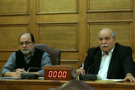 Κώστας Αθανασίου: «Η Βουλή δεν μπορεί να είναι μαυσωλείο»