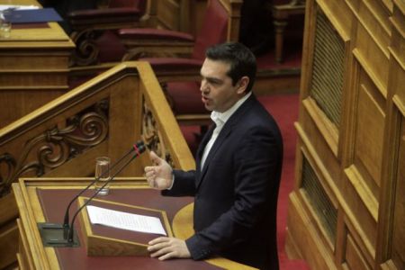 Tsipras: “We will not give in to the brutal populism of fences and deportations”