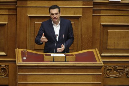 Τσίπρας: «Δε θα ενδώσουμε στον βάρβαρο λαϊκισμό της βίας των φραχτών και των παράνομων επαναπροωθήσεων»