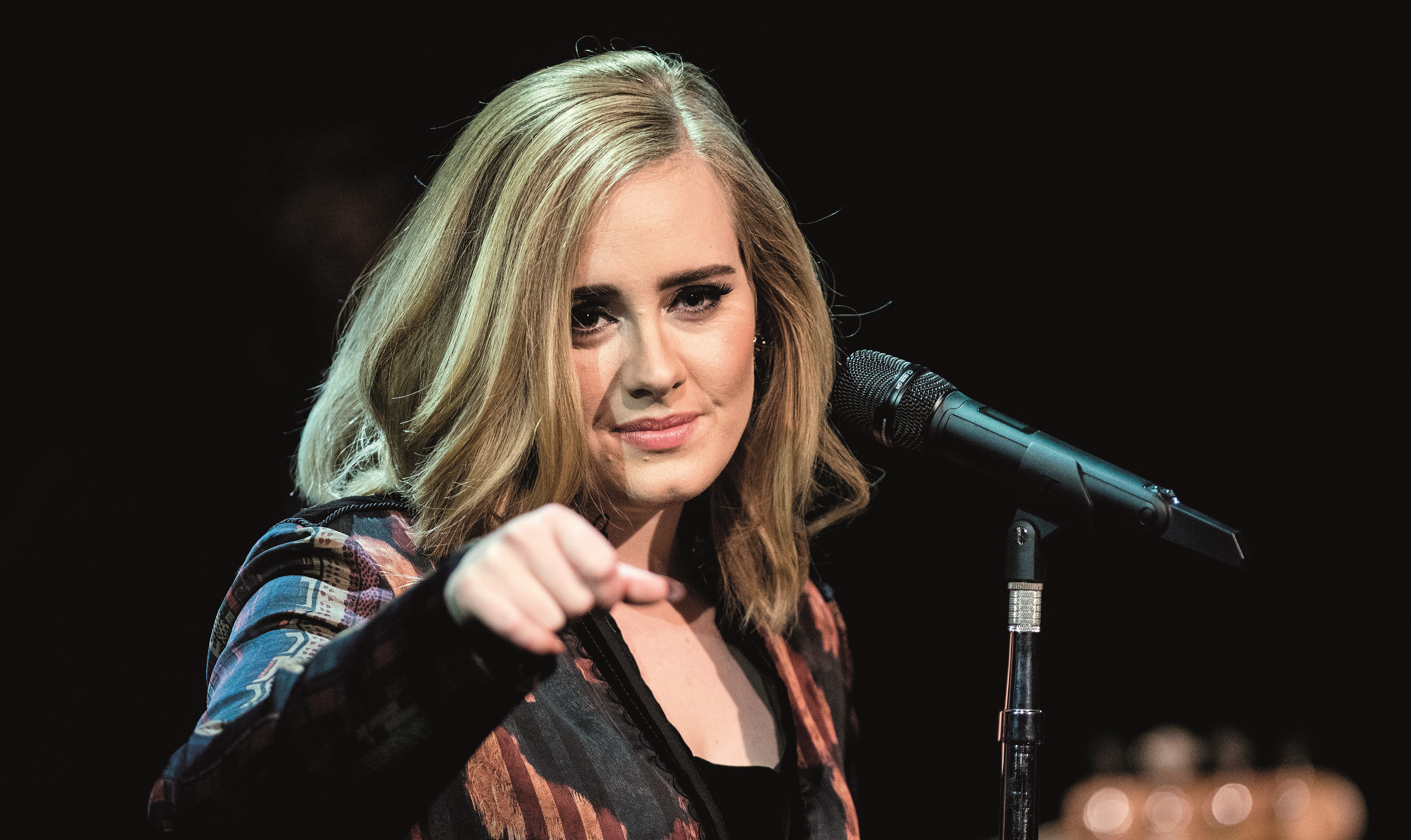Η Adele «στην άλλη πλευρά»