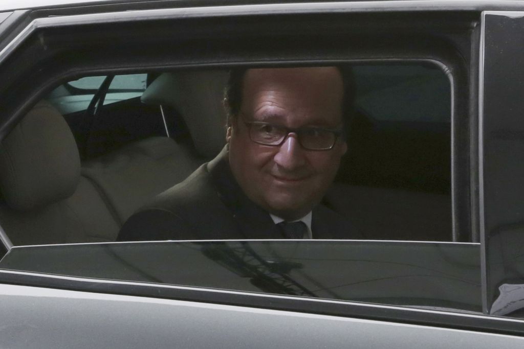 Ολάντ:Ξεπέρασε τον Σαρκοζί σε δημοφιλία για πρώτη φορά μετά το 2012