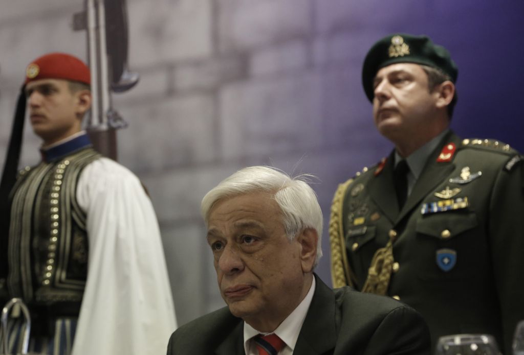 Σε γεύμα που παρέθεσε η Προεδρική Φρουρά παρακάθισε ο Π. Παυλόπουλος