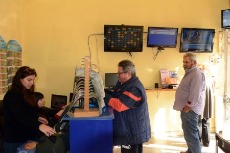 Πράκτορες ΟΠΑΠ: Η φορολόγηση του νόμιμου δικτύου εξυπηρετεί τα μεγάλα συμφέροντα του τζόγου