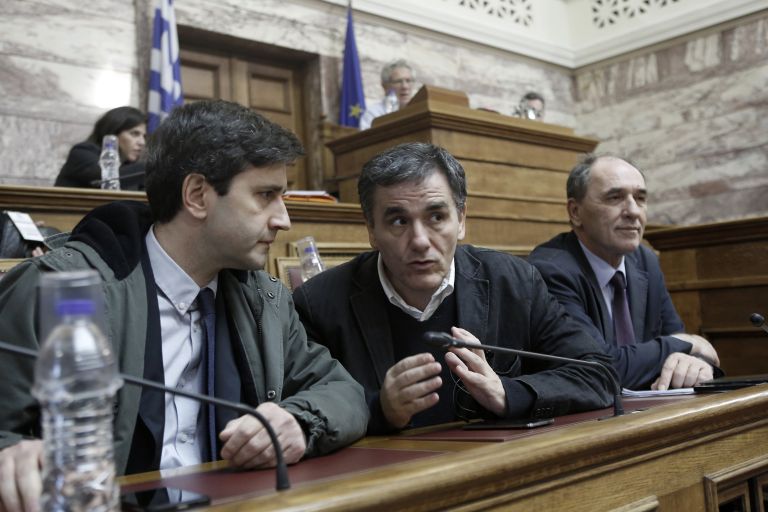 Δύο νομοσχέδια για φορολογικό και ασφαλιστικό στη Βουλή | tovima.gr