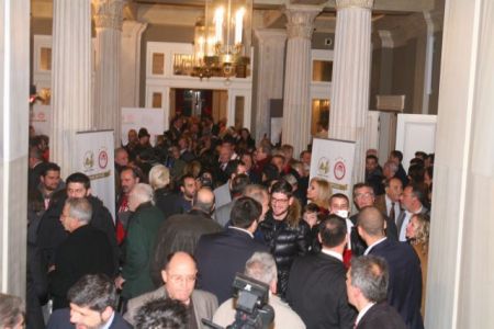 Ο δήμος Πειραιά τίμησε τον Ολυμπιακό για τα 90 χρόνια από την ίδρυση του