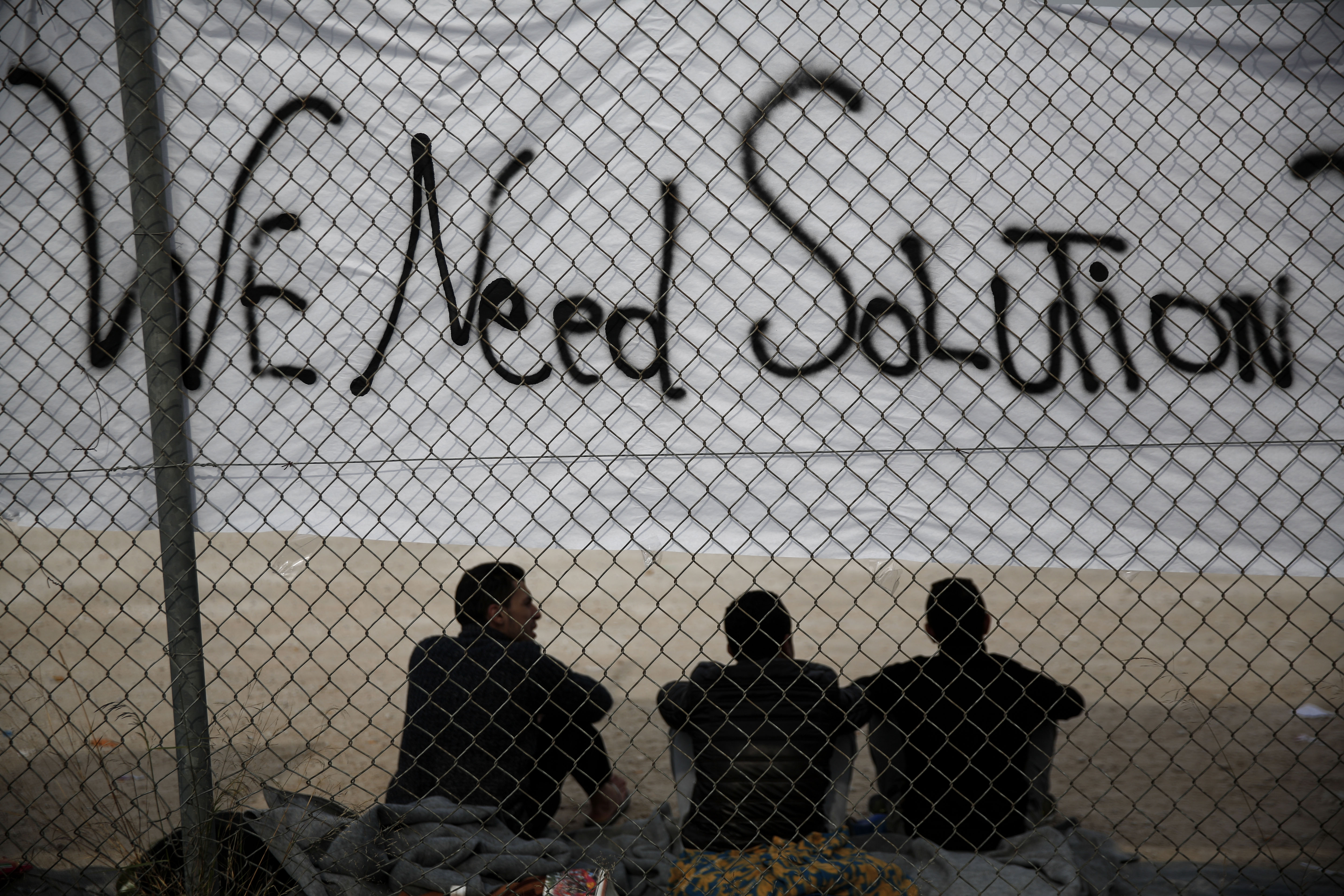 CSU:Περιμένει πράξεις από την Μέρκελ για τη μείωση των προσφύγων