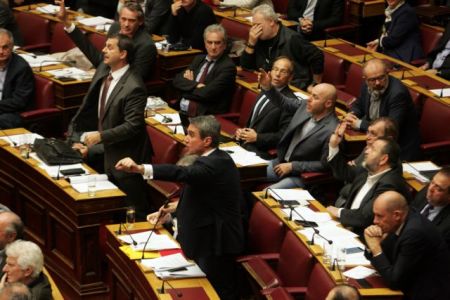 Αναζητούν γέφυρες στην Κεντροαριστερά