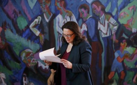 Γερμανός υπουργός ζητά μείωση επιδομάτων για υπηκόους κρατών της ΕΕ