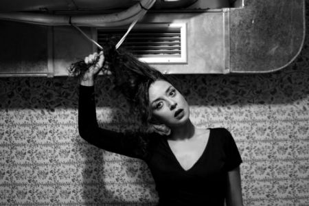 Φένια Παπαδόδημα: Ενας βρικόλακας τριγυρίζει στον Βοτανικό