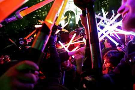 Το ένα μετά το άλλο σπάει τα ρεκόρ εισπράξεων το νέο Star Wars