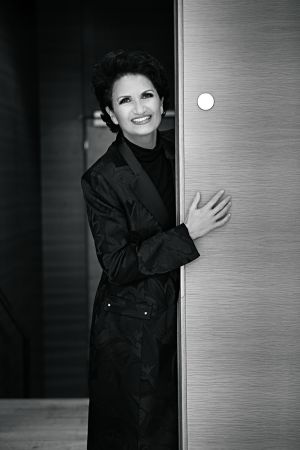 Αλκηστις Πρωτοψάλτη: «Ο έρωτας είναι άγριος και σκληρός»