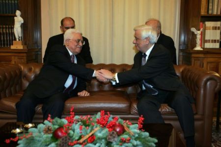 Mahmoud Abbas arrives in Athens for top-level meetings