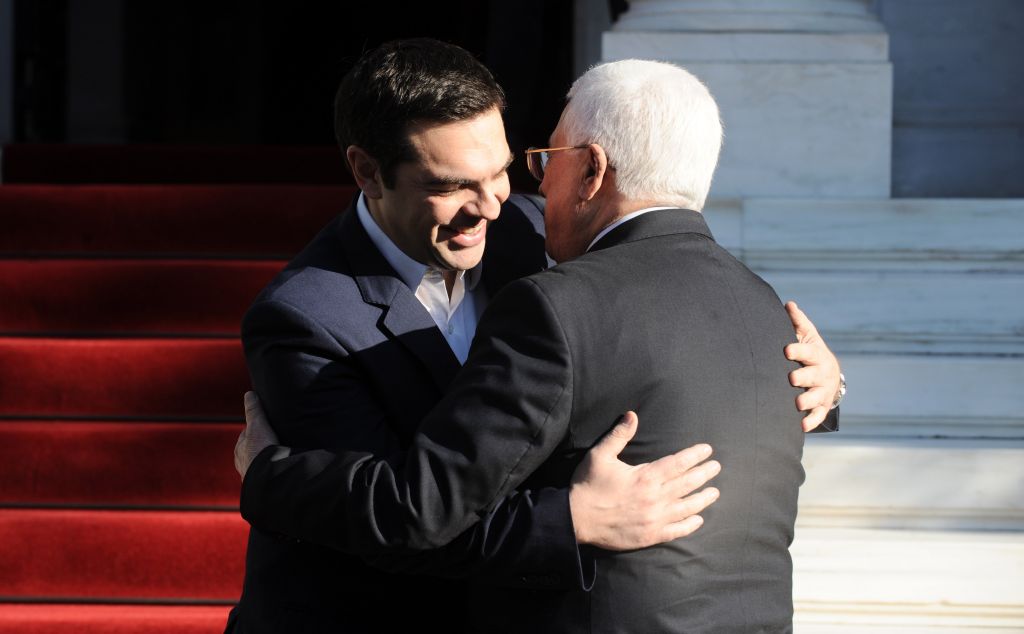 Τσίπρας: «Παλαιστίνη» εφεξής σε όλα τα δημόσια έγγραφα – Αμπάς: «Αυτή είναι η τελευταία ευκαιρία για να υπάρξει ειρήνευση»