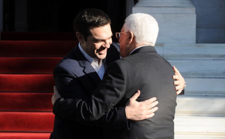 Τσίπρας: «Παλαιστίνη» εφεξής σε όλα τα δημόσια έγγραφα – Αμπάς: «Αυτή είναι η τελευταία ευκαιρία για να υπάρξει ειρήνευση»