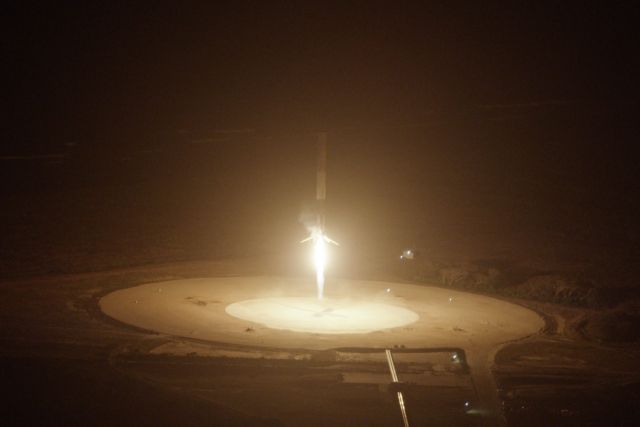 Ιστορική επιτυχία της SpaceX στην προσεδάφιση χρησιμοποιημένου πυραύλου
