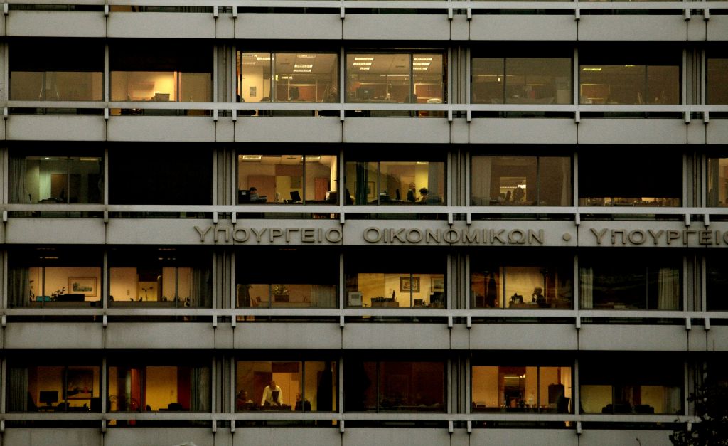 Πολιτικό σίριαλ η αντιπαράθεση ΣΥΡΙΖΑ-ΣΕΒ