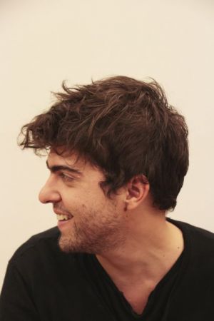 Το θέατρο περνά στους τριαντάρηδες