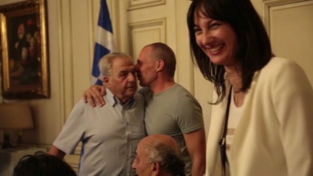 Ακροβασίες, ψέματα και αλήθειες στα άδυτα του Μαξίμου