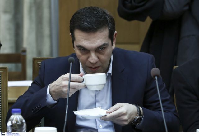 Γιατί τράπεζες και Δημόσιο πωλούν όσο-όσο τα «ασημικά»