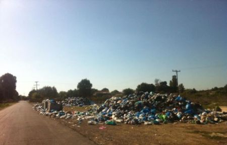 Η ολυμπιακή φλόγα «μαζεύει» τα απορρίμματα της Ηλείας