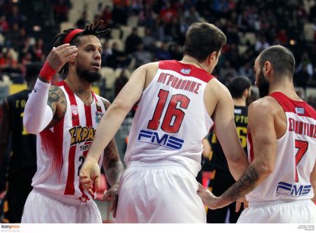 Ο Ολυμπιακός νίκησε δύσκολα τον Άρη στο ΣΕΦ