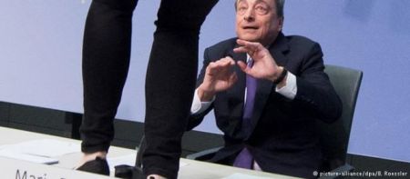 Deutsche Welle: Σταματήστε τον Ντράγκι!