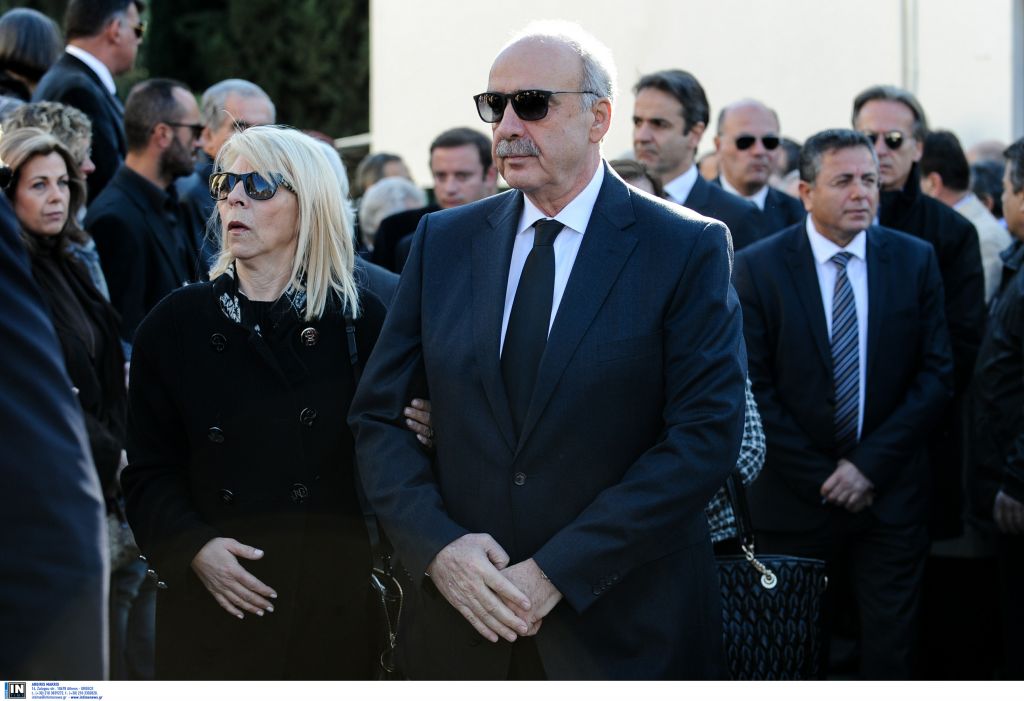 Σύσσωμη η ΝΔ στην κηδεία της αδελφής του Β.Μεϊμαράκη