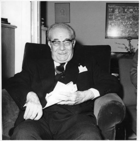 Ο σκληρός διευθυντής και το λαχείο του στόλου