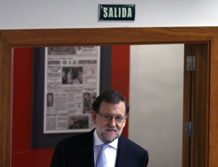 Ισπανία: Ο Ραχόι ξεκινά πάλι τις επαφές για να σχηματίσει κυβέρνηση