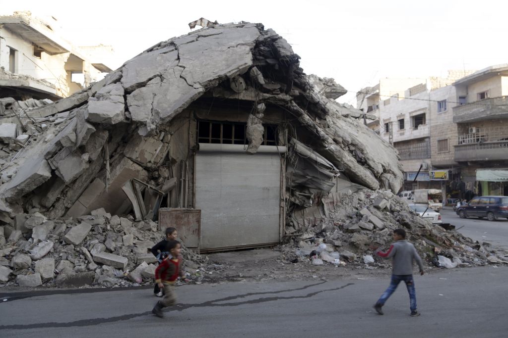 Οι ΗΠΑ υιοθετούν τις καταγγελίες για θανάτους αμάχων από ρωσικές επιδρομές