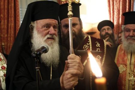 Αρχιεπίσκοπος για την καύση: Καθένας κάνει τις επιλογές του