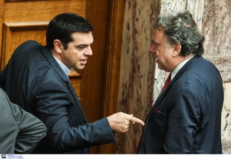 PM Tsipras debates pension system reform with employer bodies