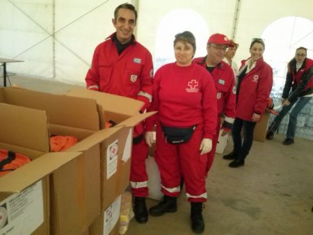 Διανομή ανθρωπιστικής βοήθειας στο Κέντρο Προσφύγων στον Ελαιώνα