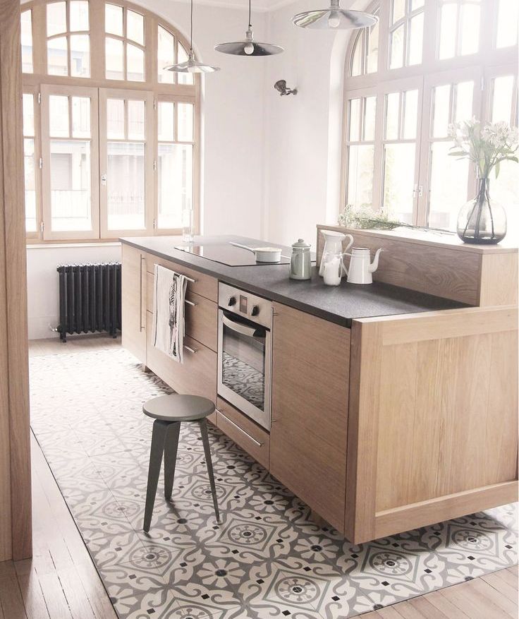 Δάπεδο: 10 τρόποι να συνδυάσεις πλακάκια με ξύλο