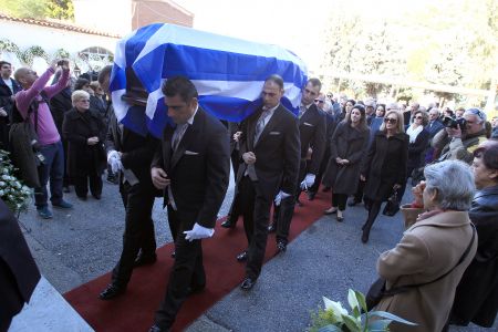 Το «τελευταίο αντίο» στην Αννα Συνοδινού