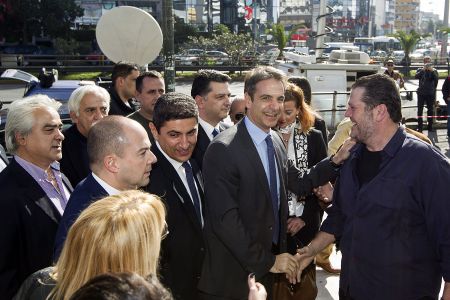 Πολιτικές γέφυρες σε ψηφοφόρους άλλων κομμάτων ρίχνει ο Κυριάκος Μητσοτάκης